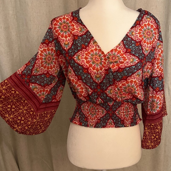 TWINE & STRING Cropped Boho Retro Top with bell Sleeves size Medium - Picture 4 of 11
